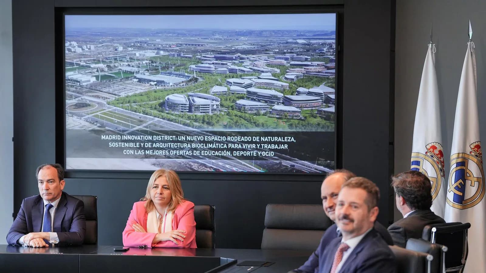 Almeida defiende la operación urbanística del Real Madrid en Valdebebas