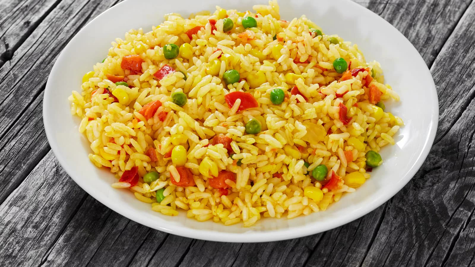 Arroz a la jardinera: receta peruana con verduras y ají amarillo