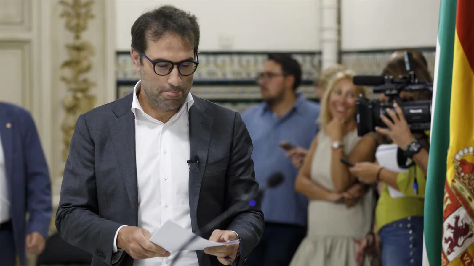 El Tesoro español adjudica 6.273 millones y aumenta el rendimiento de sus bonos