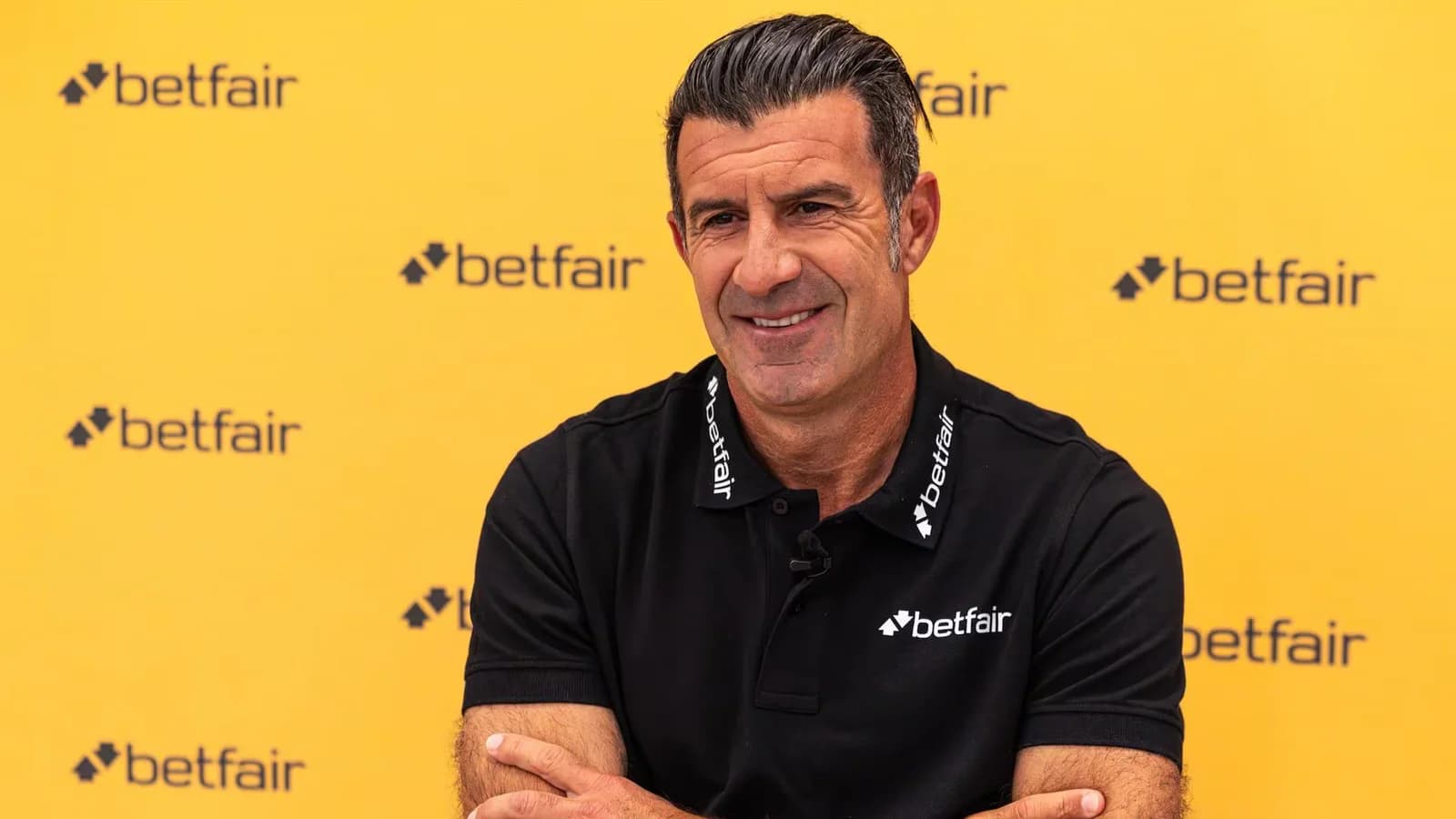 Figo elogió los refuerzos del Real Madrid y cuestionó el costo de los fichajes