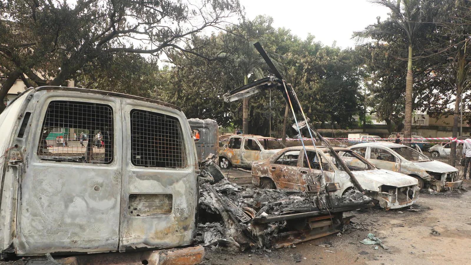 Al menos 37 muertos por gases tóxicos durante una extracción ilegal de petróleo en Nigeria