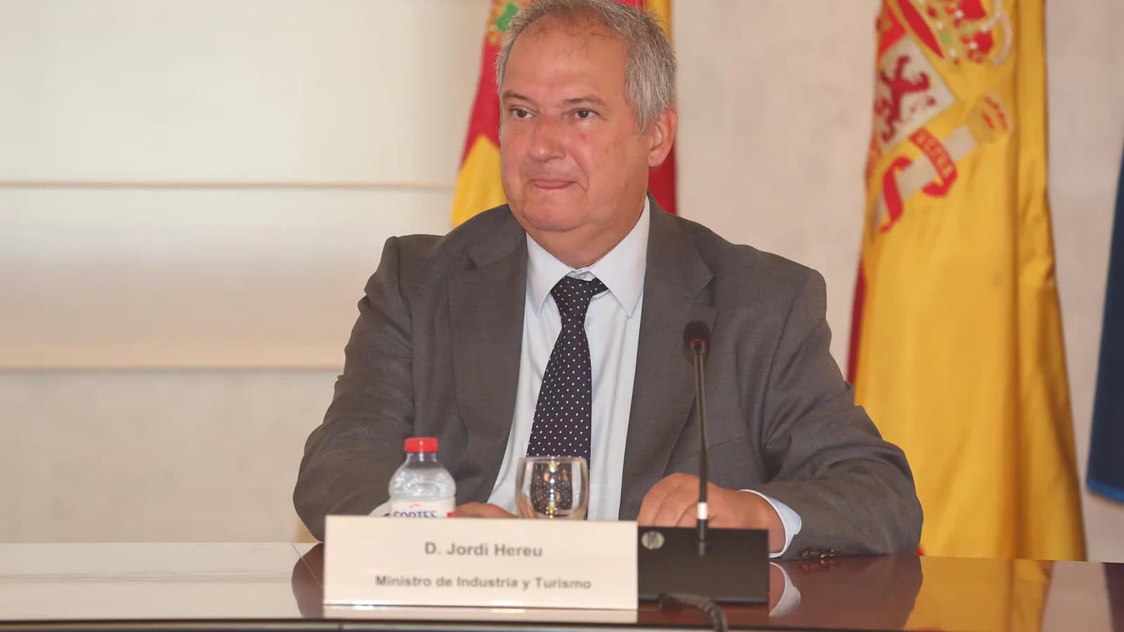 Hereu reunirá este viernes a Airbus y los sindicatos para destrabar el conflicto laboral