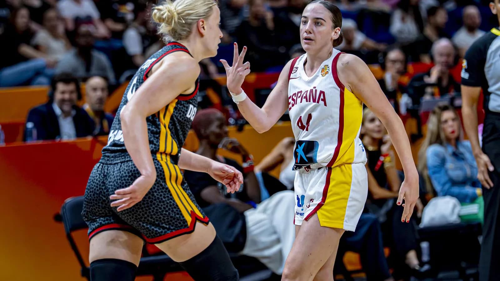 España debutó con una contundente victoria ante Alemania por 83-53