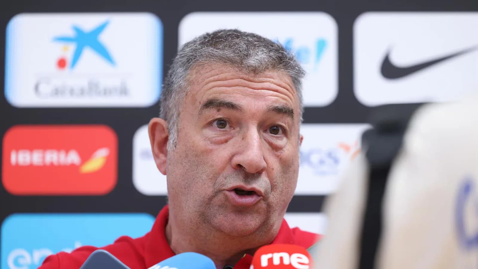 Miguel Méndez mantuvo su confianza en España pese a la derrota ante Mali