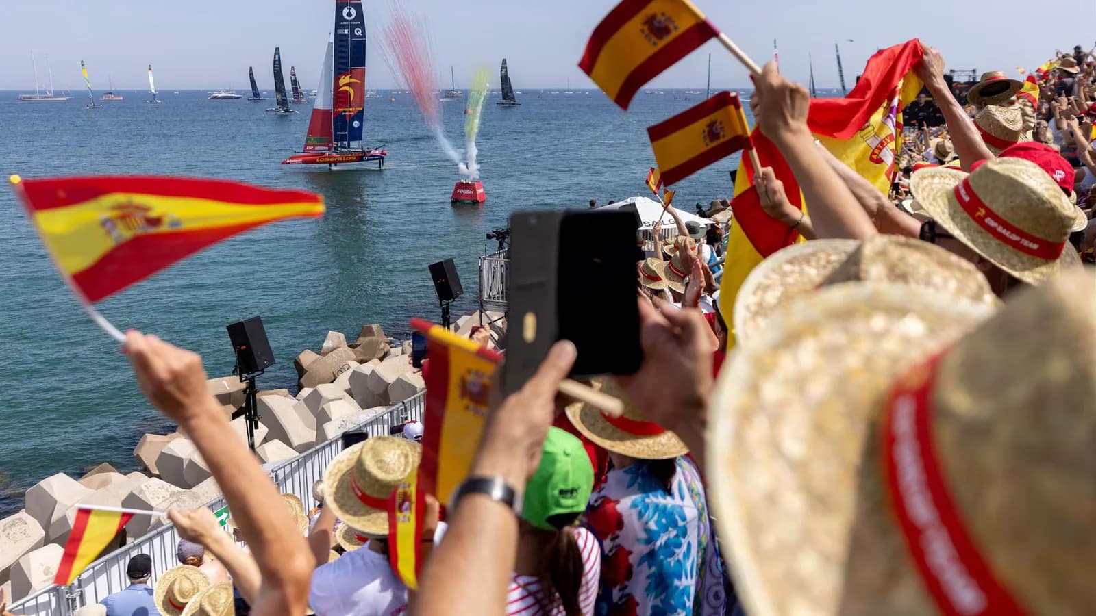 Los Gallos lideran en Valencia tras un sábado con dos triunfos y un segundo puesto