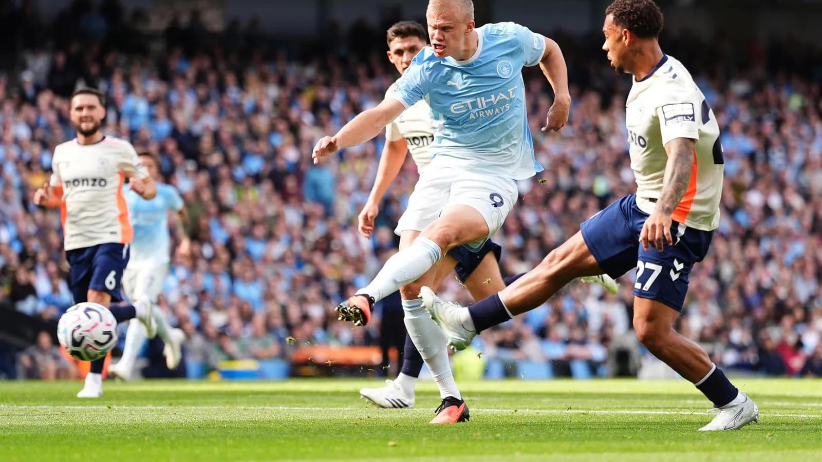 Manchester City venció al Coventry y el Fulham de Arbeloa sigue sin sumar
