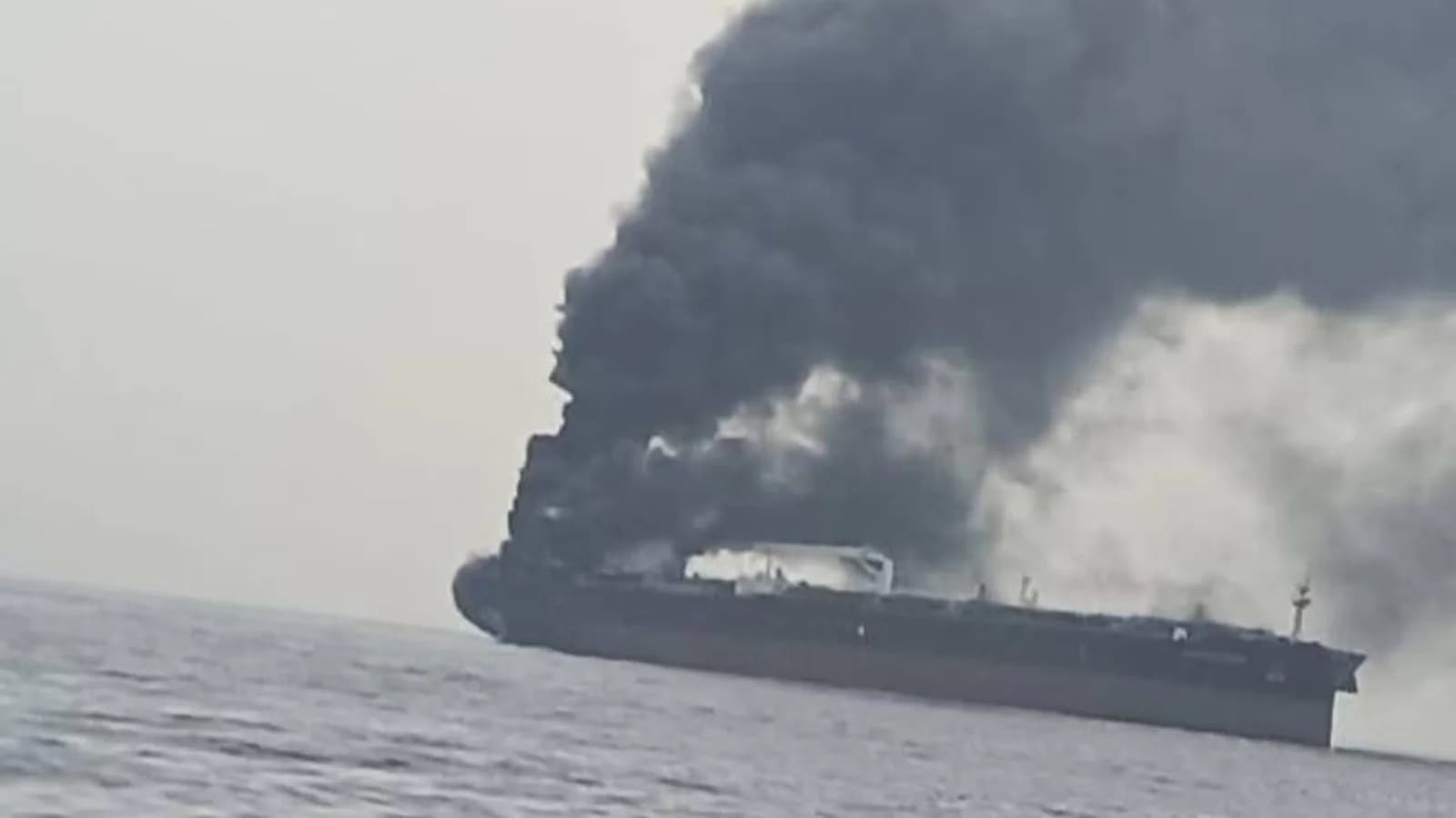 Irán afirma que atacó seis barcos tras una ofensiva de Estados Unidos