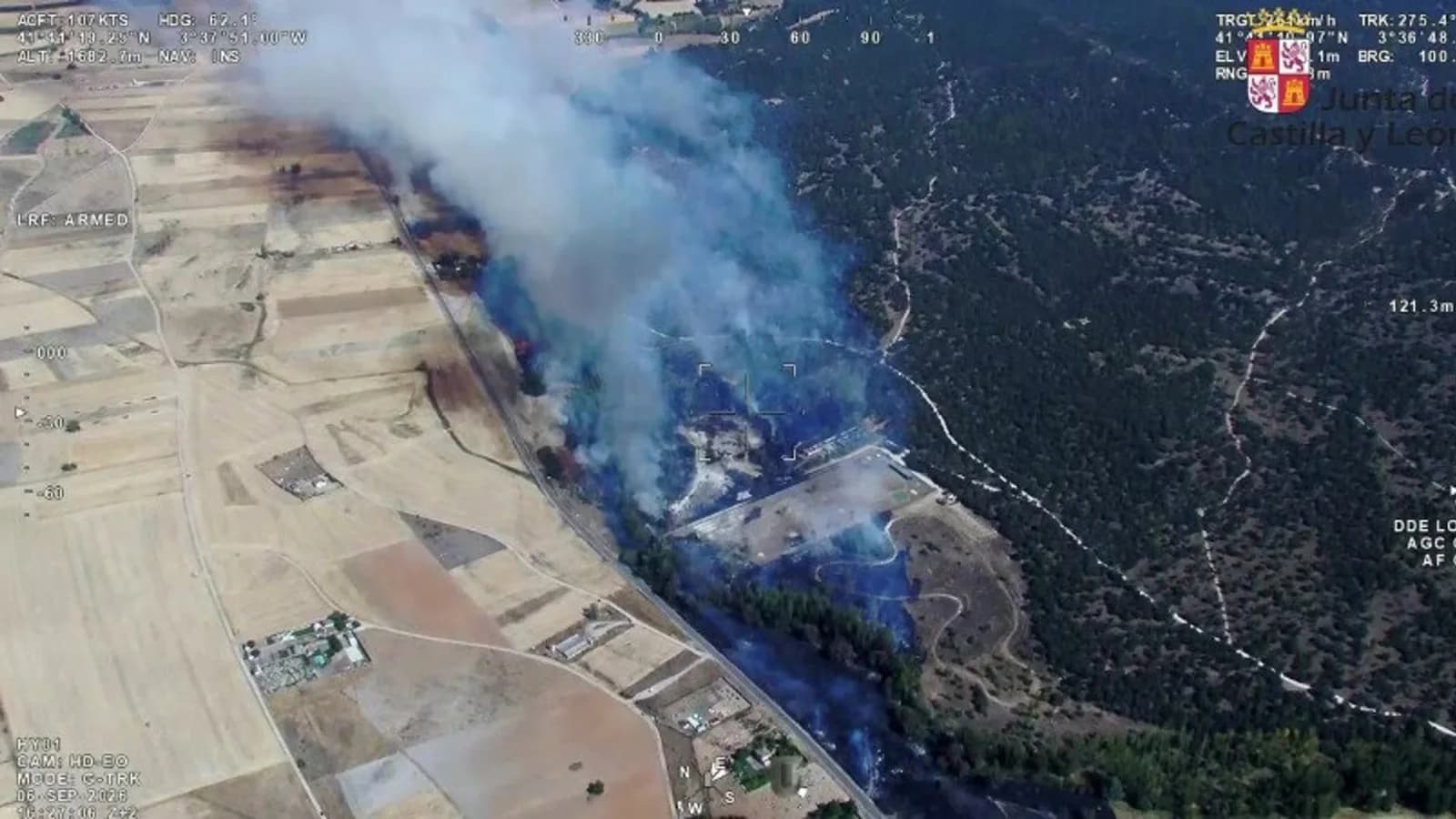 Desalojan a tres personas por un incendio de gravedad 2 en La Calabaza