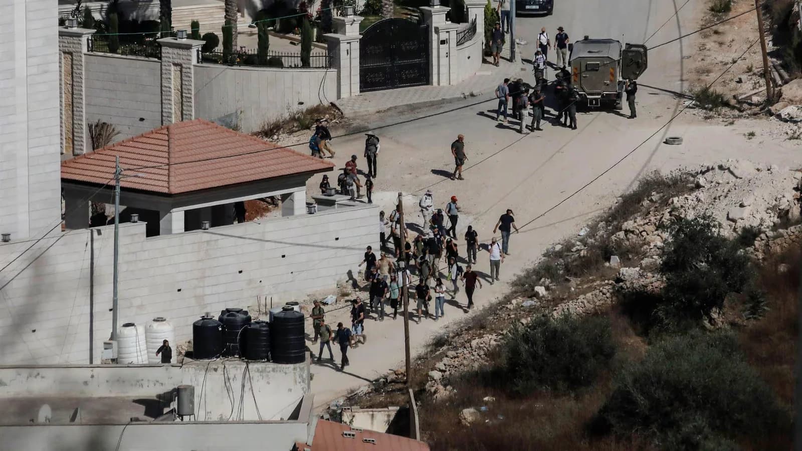 Un muerto y dos heridos por disparos de colonos en el norte de Cisjordania