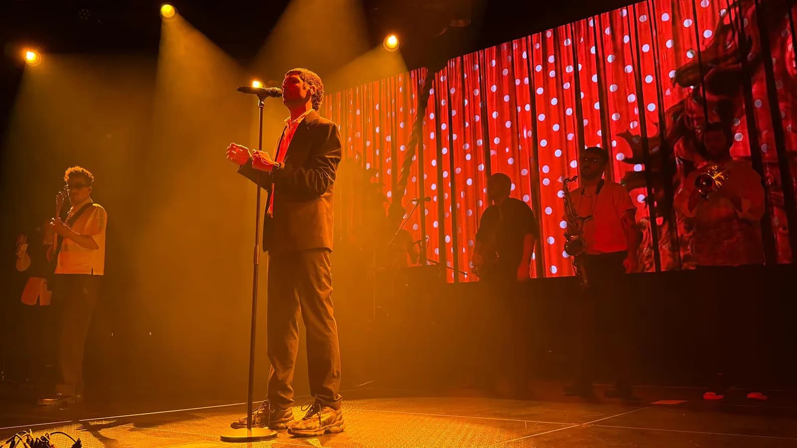 El Kuelgue presentó su sexto álbum en el Auditorio Roig Arena de Valencia