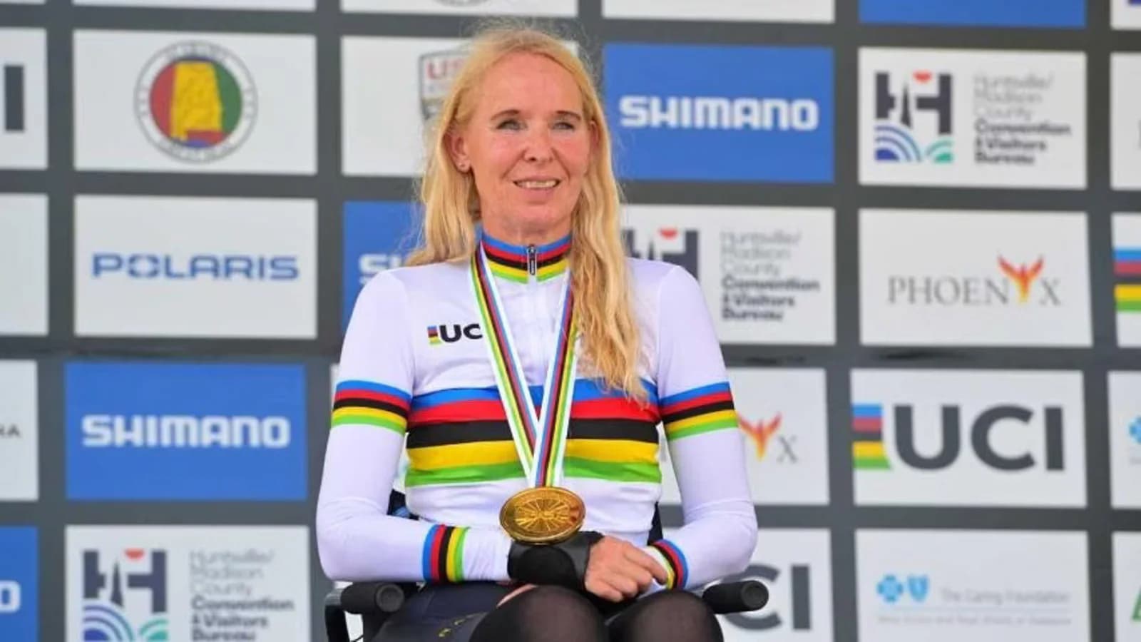 Manuela Vos retuvo el oro mundial en la prueba de ruta H1