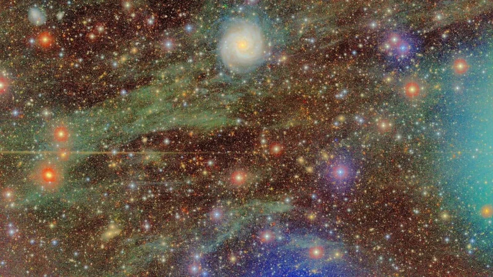 Un estudio del IAC detecta un crecimiento acelerado en la galaxia M74