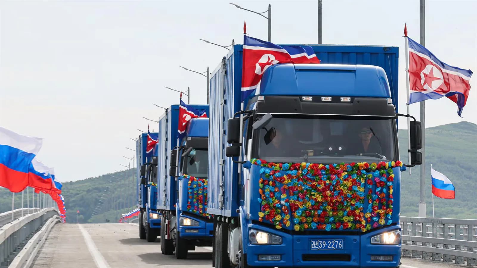 Rusia y Corea del Norte inauguran su primer puente carretero fronterizo
