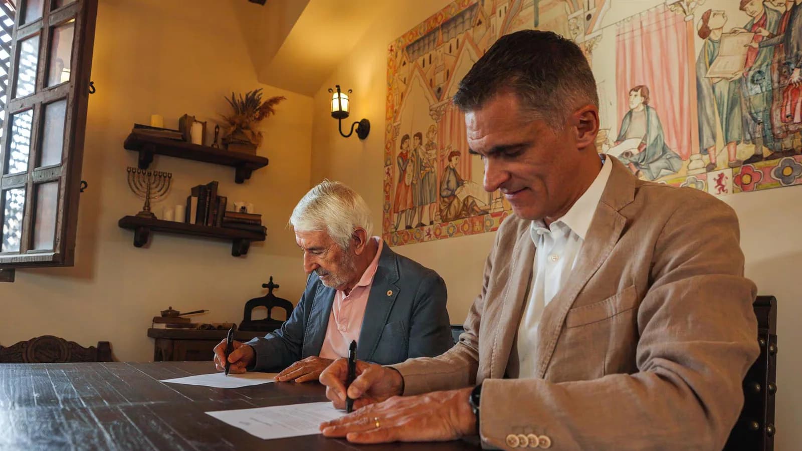 Puy du Fou España dona 10.000 euros a Cruz Roja para asistir a afectados en Venezuela
