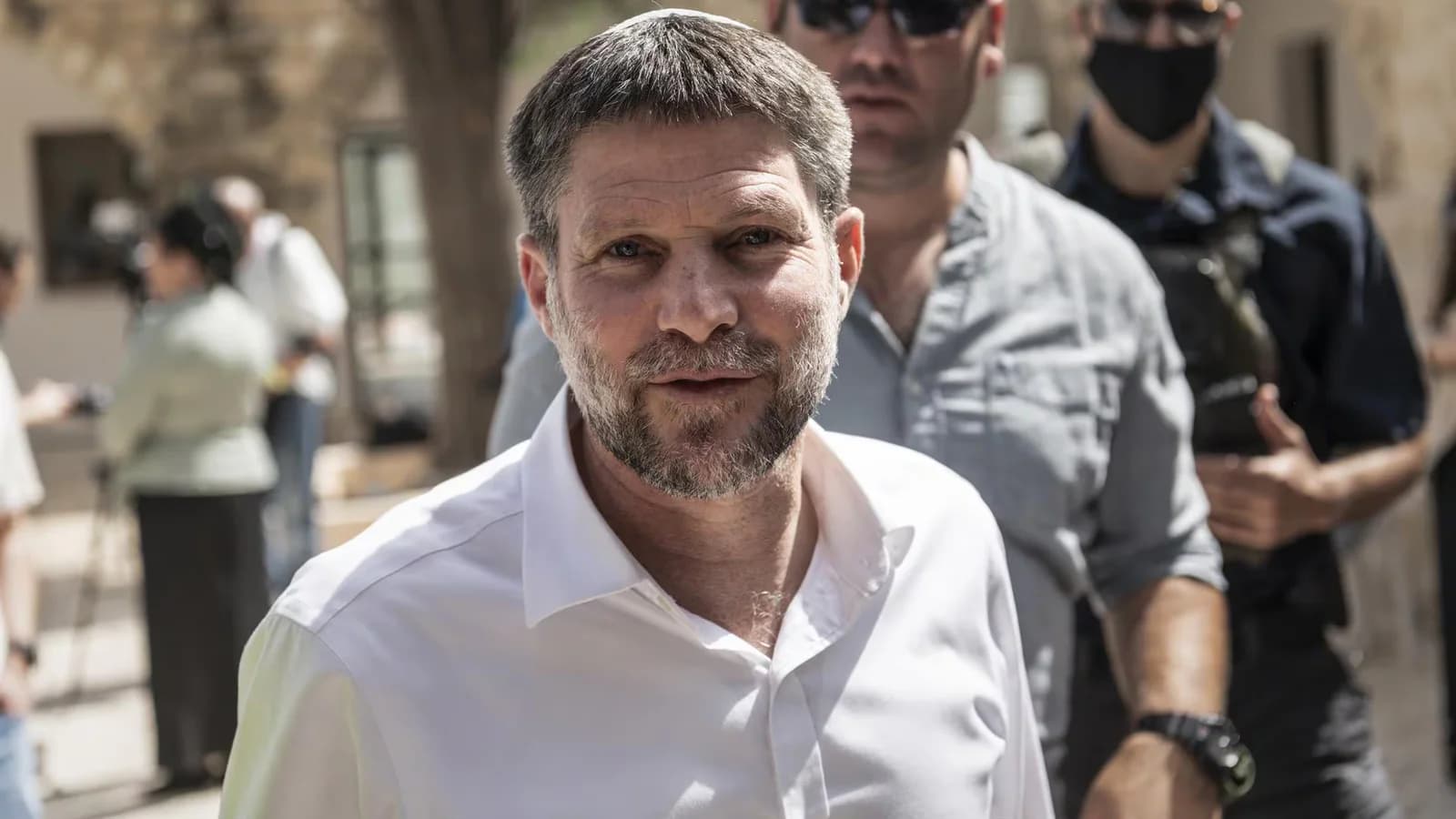Smotrich reclamó expulsar al embajador británico por el giro de Londres sobre Israel