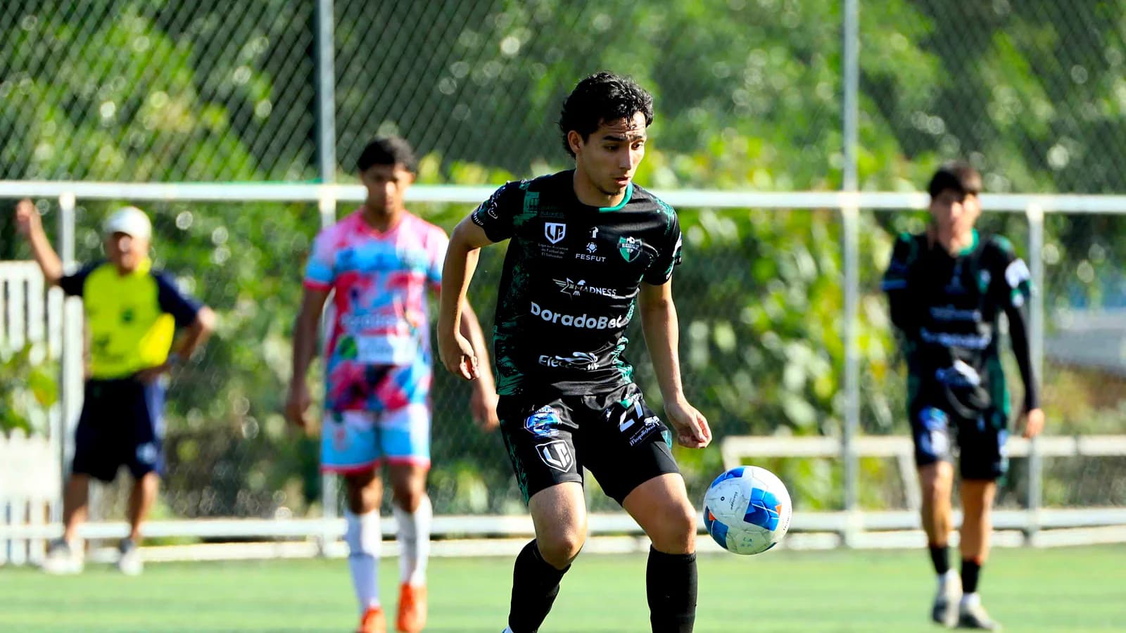 Jorge Jesús González volvió a jugar tras una lesión en El Salvador