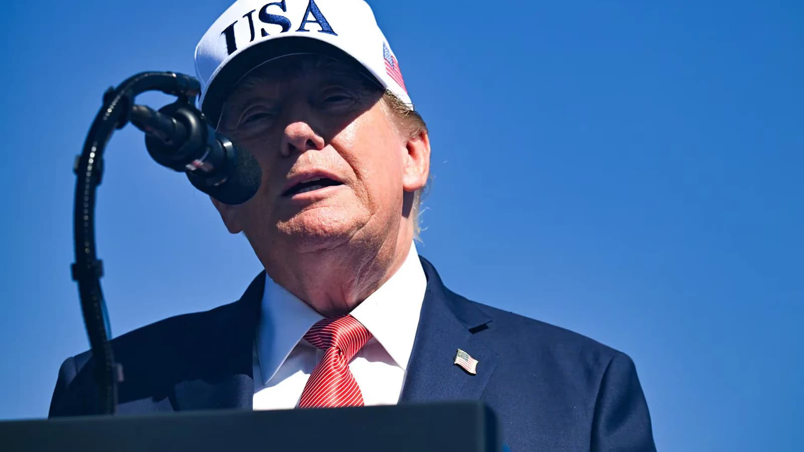 Trump amenaza con excluir productos canadienses de contratos del Gobierno de EE.UU.