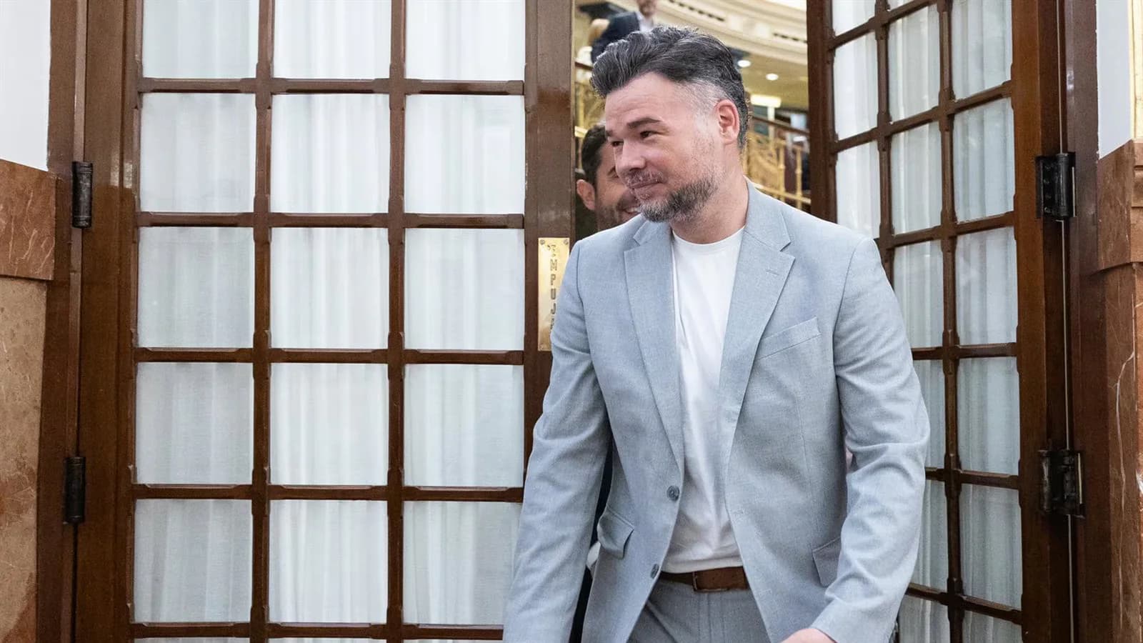 Rufián reclama no tratar de “fachas” o “locos” a los ceutíes