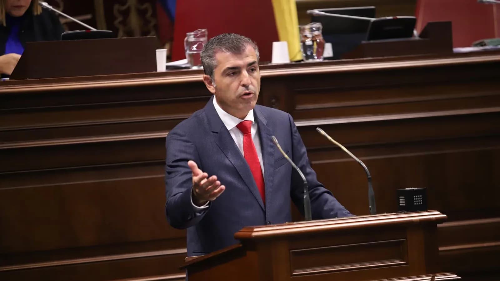 Domínguez acusa a Sánchez de incumplir sus compromisos con Canarias