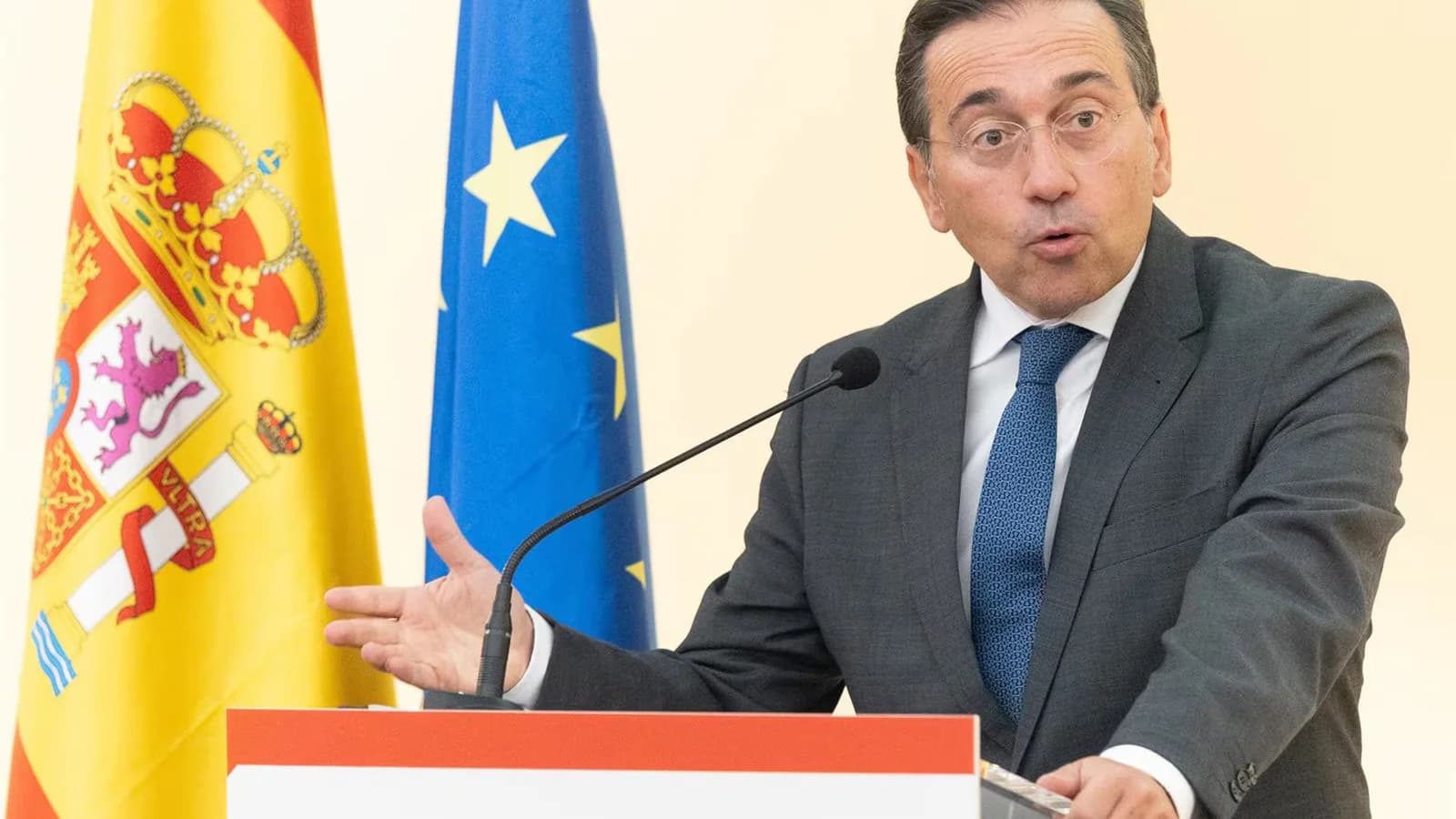 Albares dice que Bruselas y Frontex no detectaron la llegada de 80.000 migrantes a Ceuta