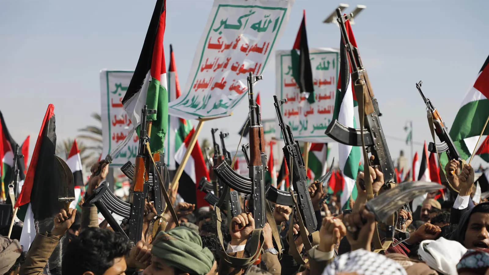 Los hutíes ofrecen un indulto a combatientes que abandonen las armas en Yemen
