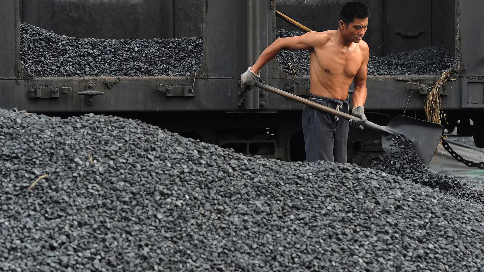 La demanda mundial de carbón marcará un récord en 2026 por el alza del gas