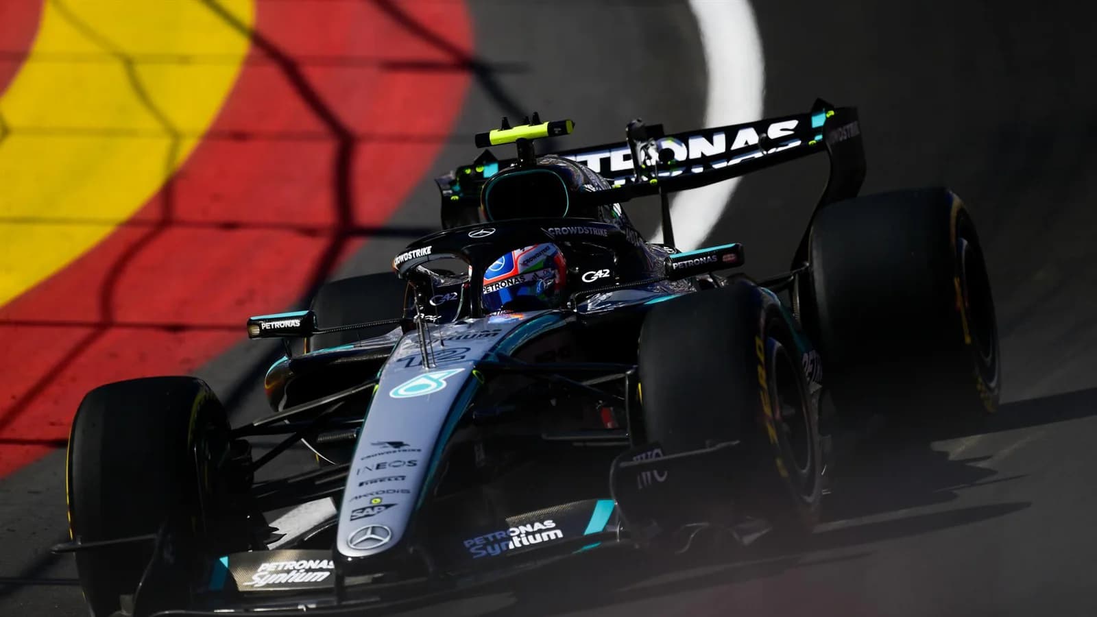 Kimi Antonelli lideró los Libres 3 del GP de España en una sesión accidentada