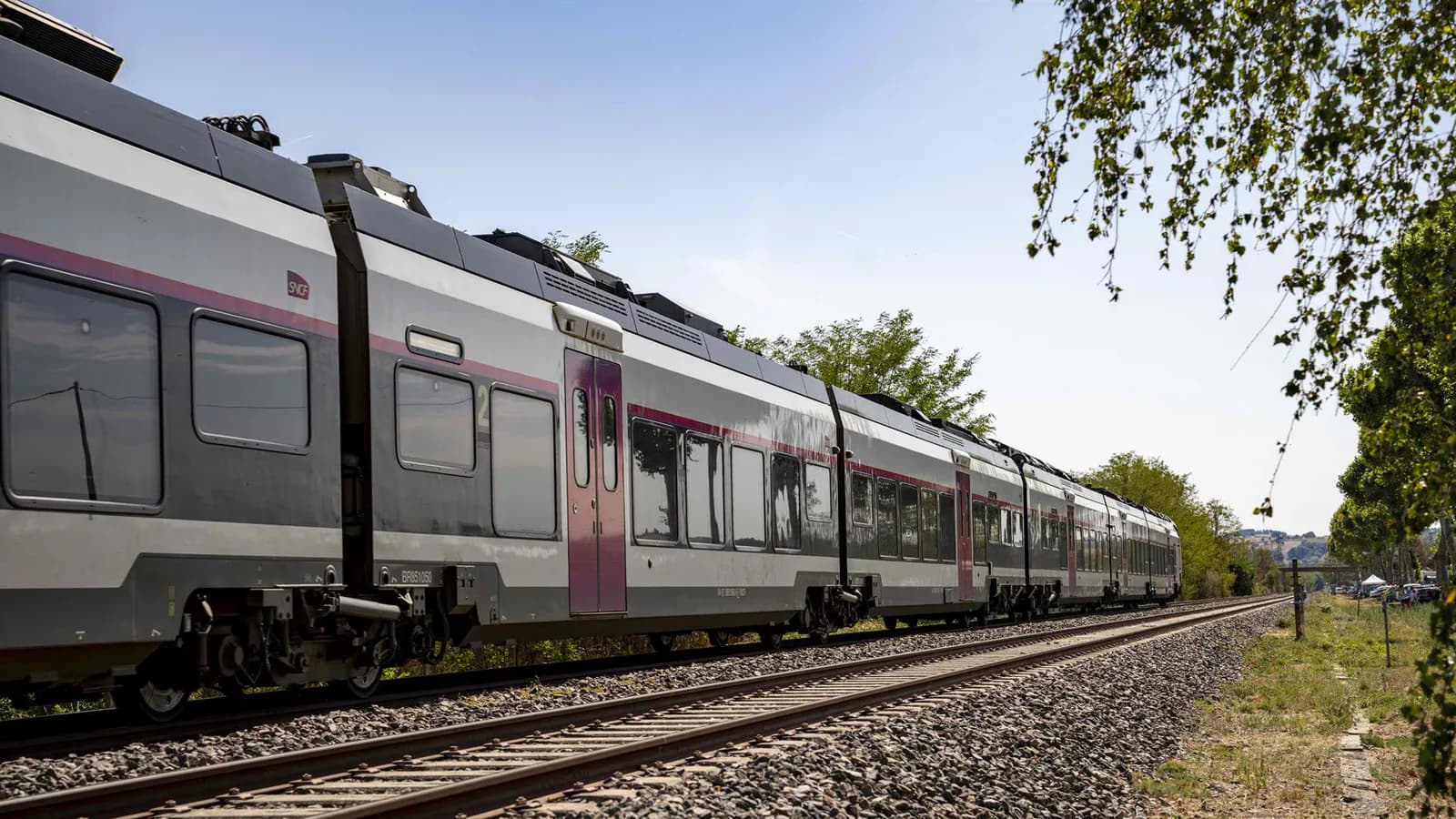 Francia: descartan por ahora un sabotaje tras el descarrilamiento de un tren regional