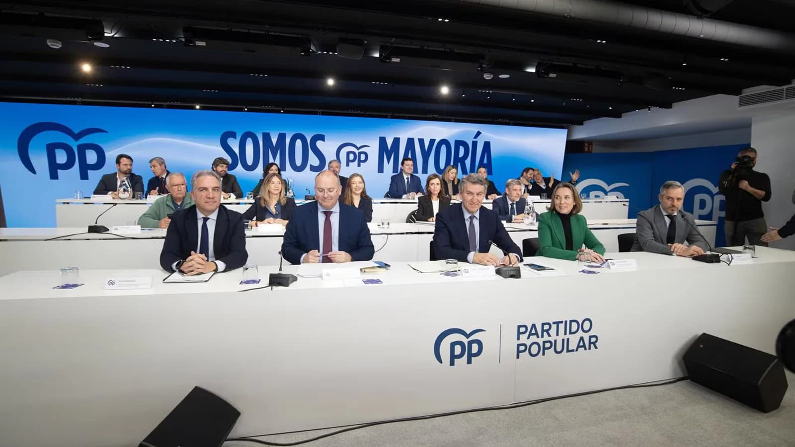 Feijóo cree agotado el discurso sobre la ultraderecha y prepara al PP para 2027