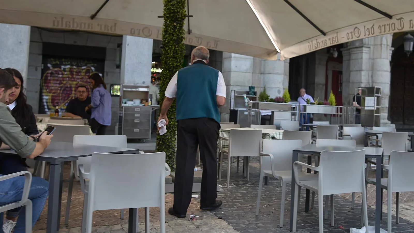 La industria y la construcción protegen más los salarios que el campo y los servicios