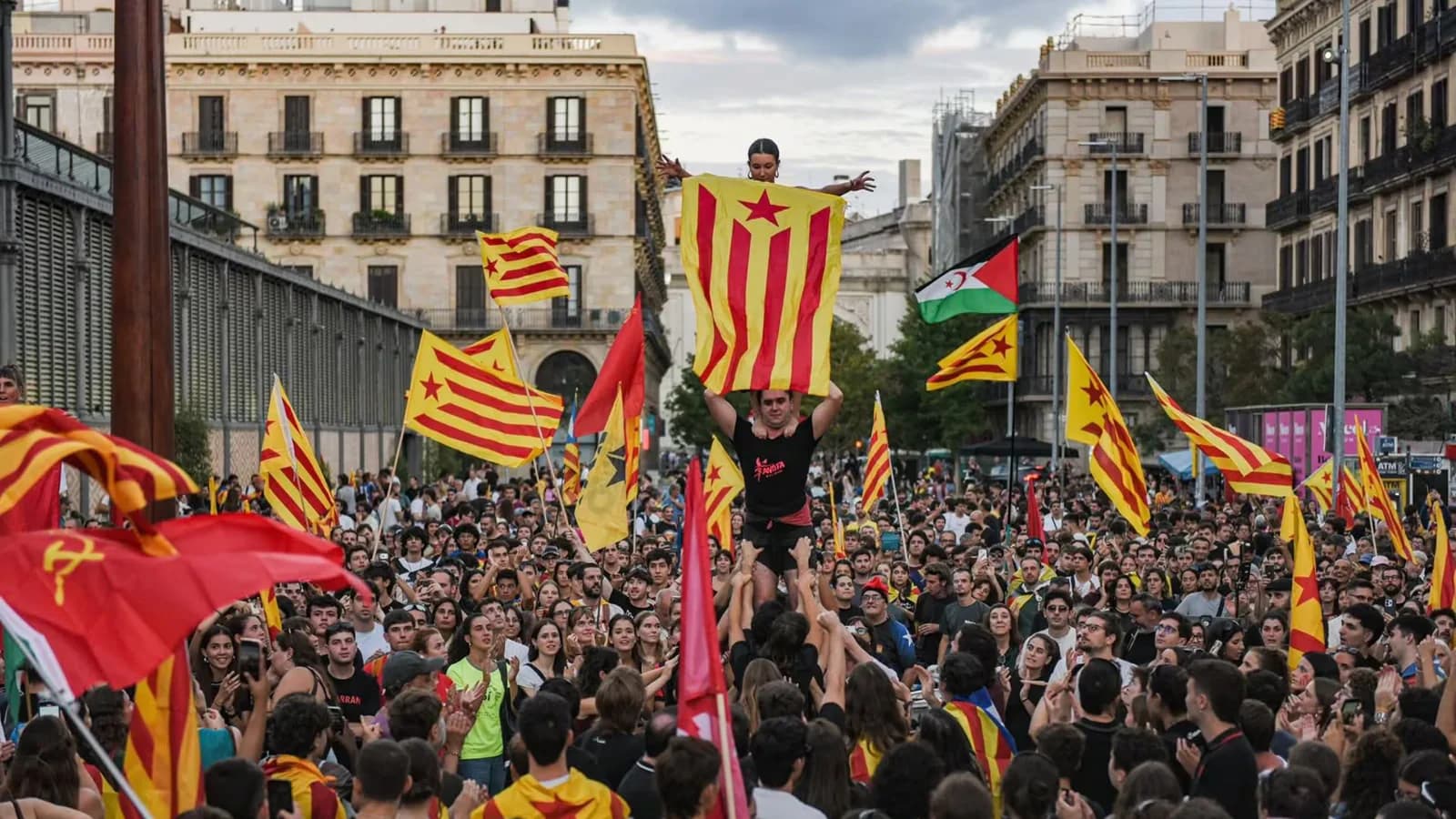 Òmnium Cultural cuestionó las detenciones durante las protestas de la Diada