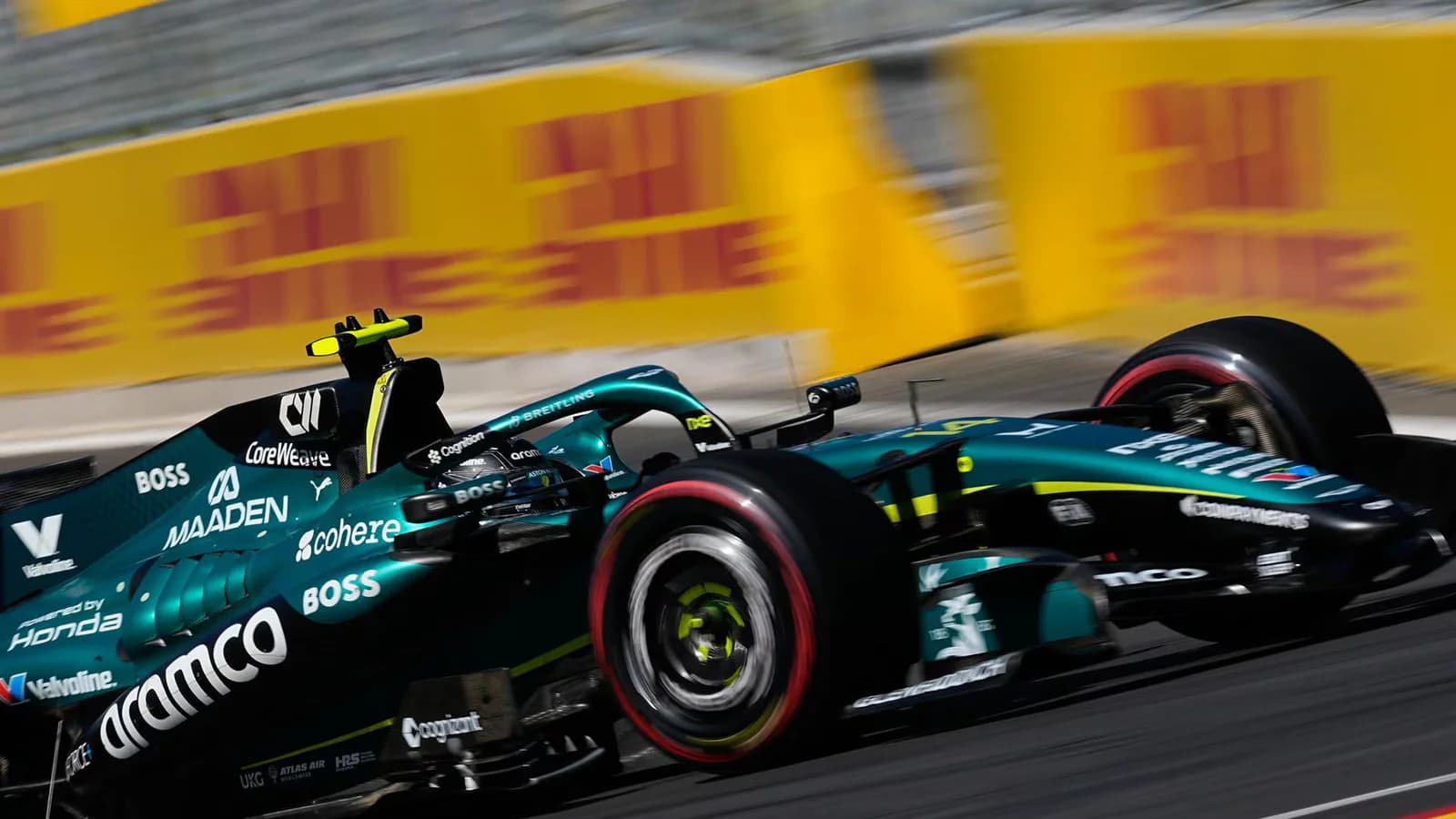 Alonso apuntó contra Sainz tras el toque y cuestionó el ritmo de Aston Martin