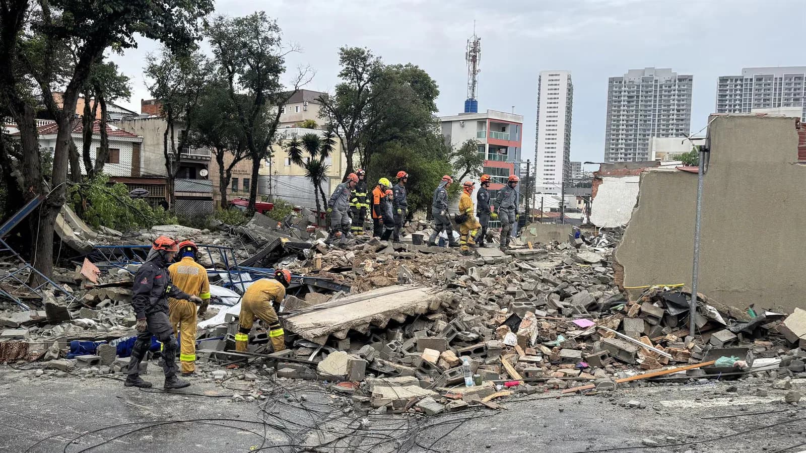 Derrumbe en São Paulo deja seis muertos tras intensas lluvias