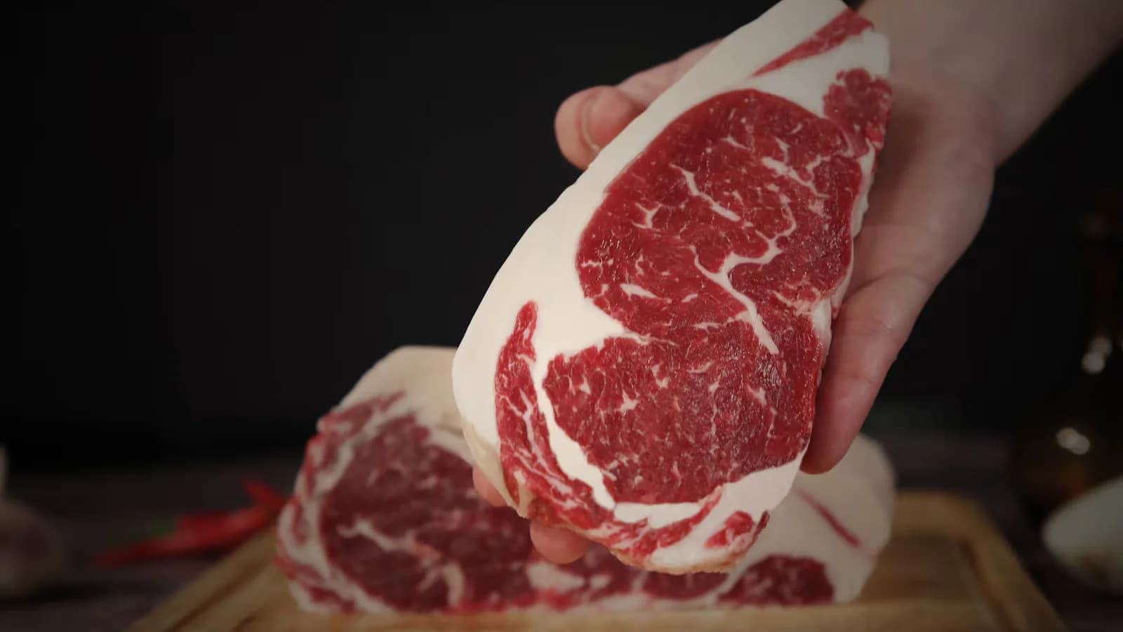 El bistec como símbolo de la pelea entre lo viejo y lo nuevo