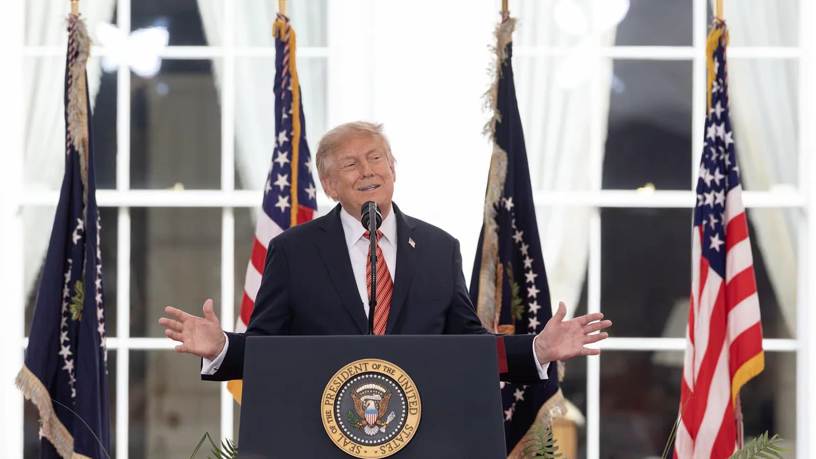 Trump calificó de “conspiración” los pedidos para frenar el desarrollo de la IA