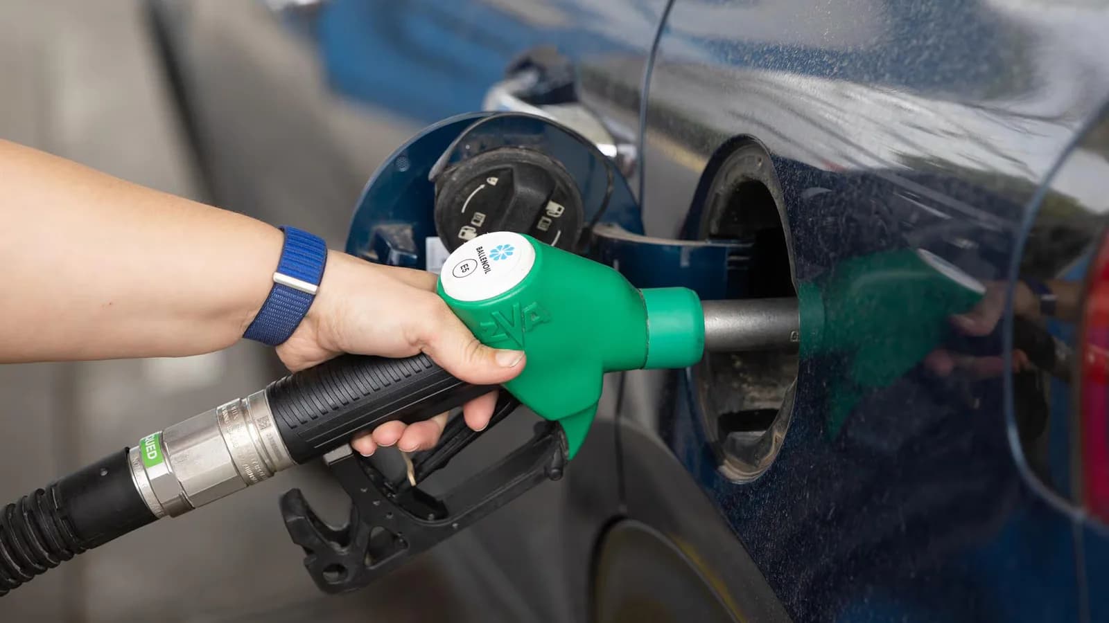 El petróleo sube más de 1,6% por el cierre de un oleoducto saudí