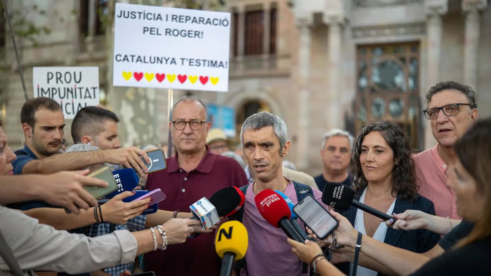Roger Español llega a juicio por la pérdida de un ojo durante el 1-O de 2017