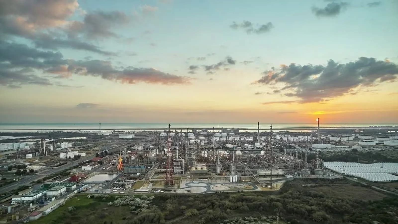 Moeve colocará la primera piedra de una planta de hidrógeno de 300 MW en Huelva
