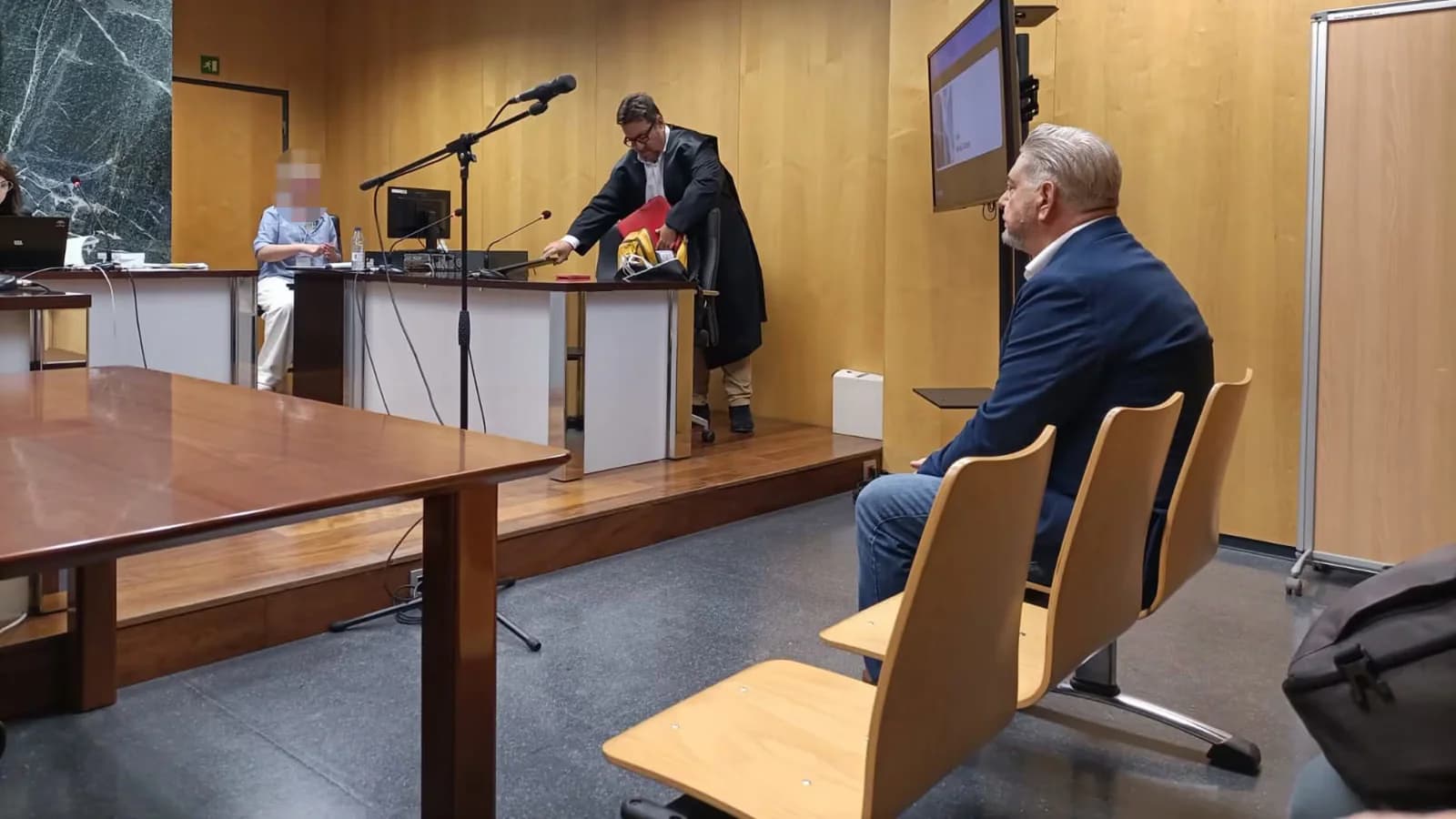 Suspenden el juicio al exconcejal Diego Cruz por conducir bajo los efectos del alcohol