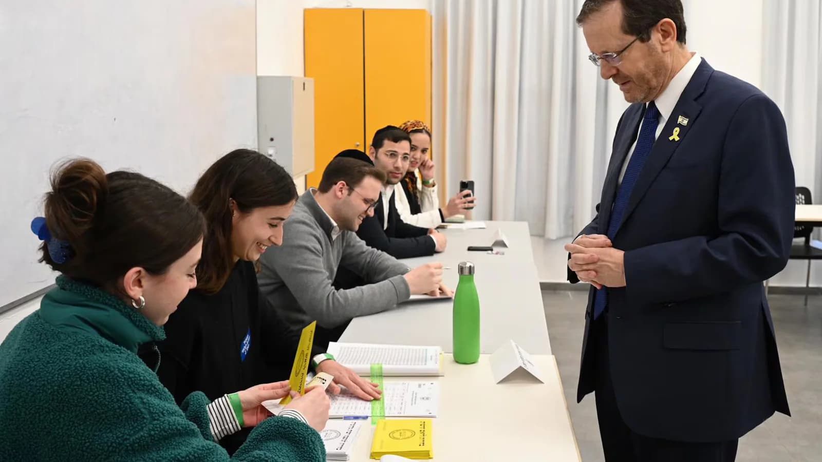 La Justicia israelí prohíbe a los partidos registrar quién vota en las elecciones