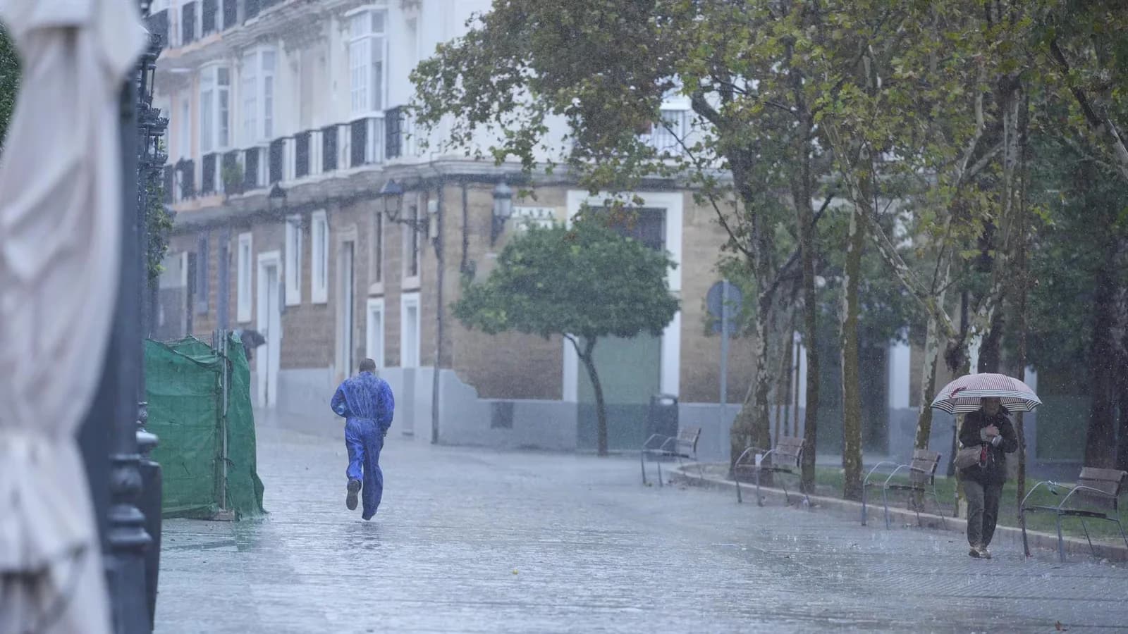 Lluvias y tormentas: cinco comunidades siguen bajo aviso y Baleares, en nivel naranja