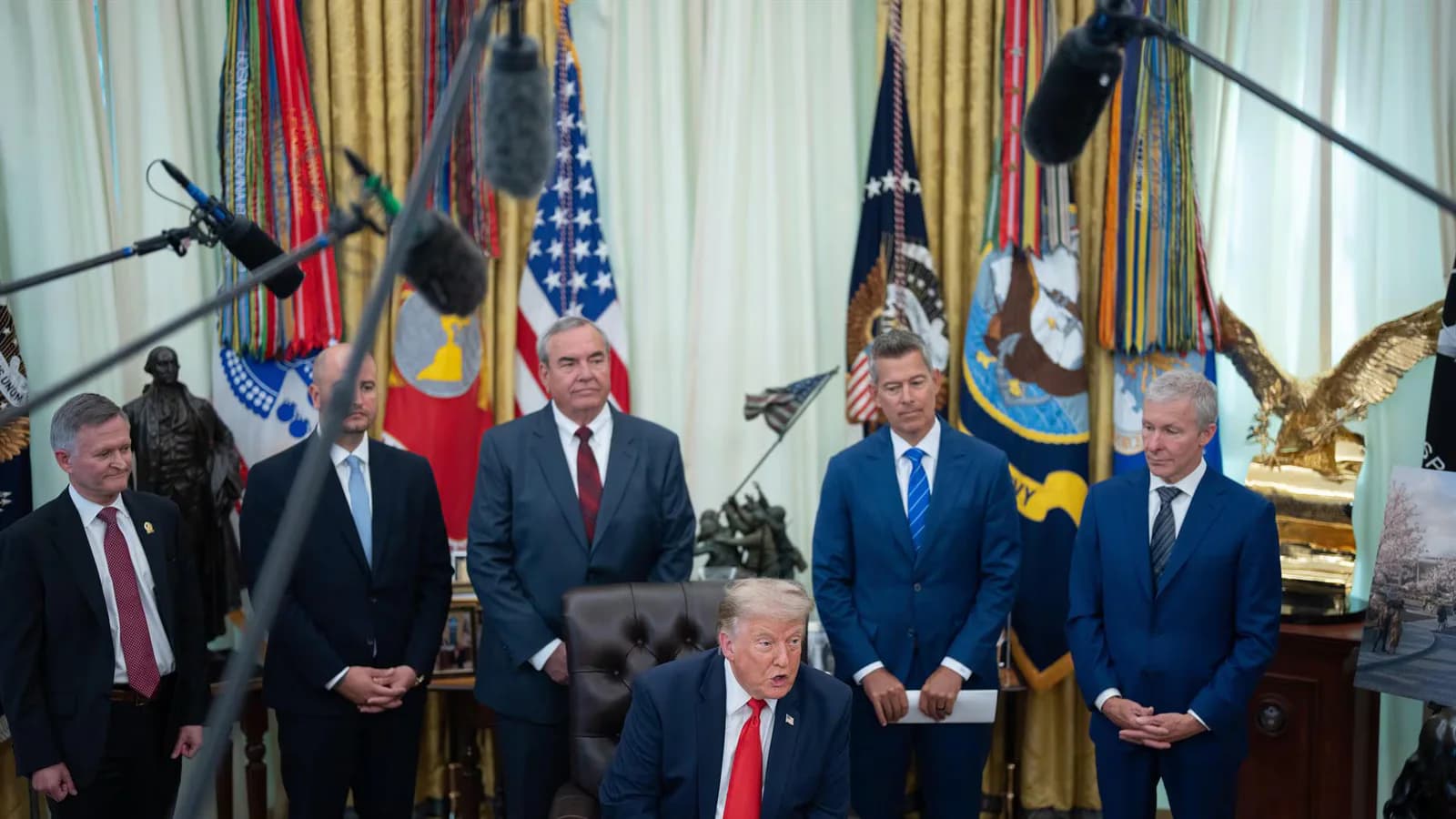 Trump veta el ingreso de periodistas de CNN, MSNOW y Politico a la Casa Blanca