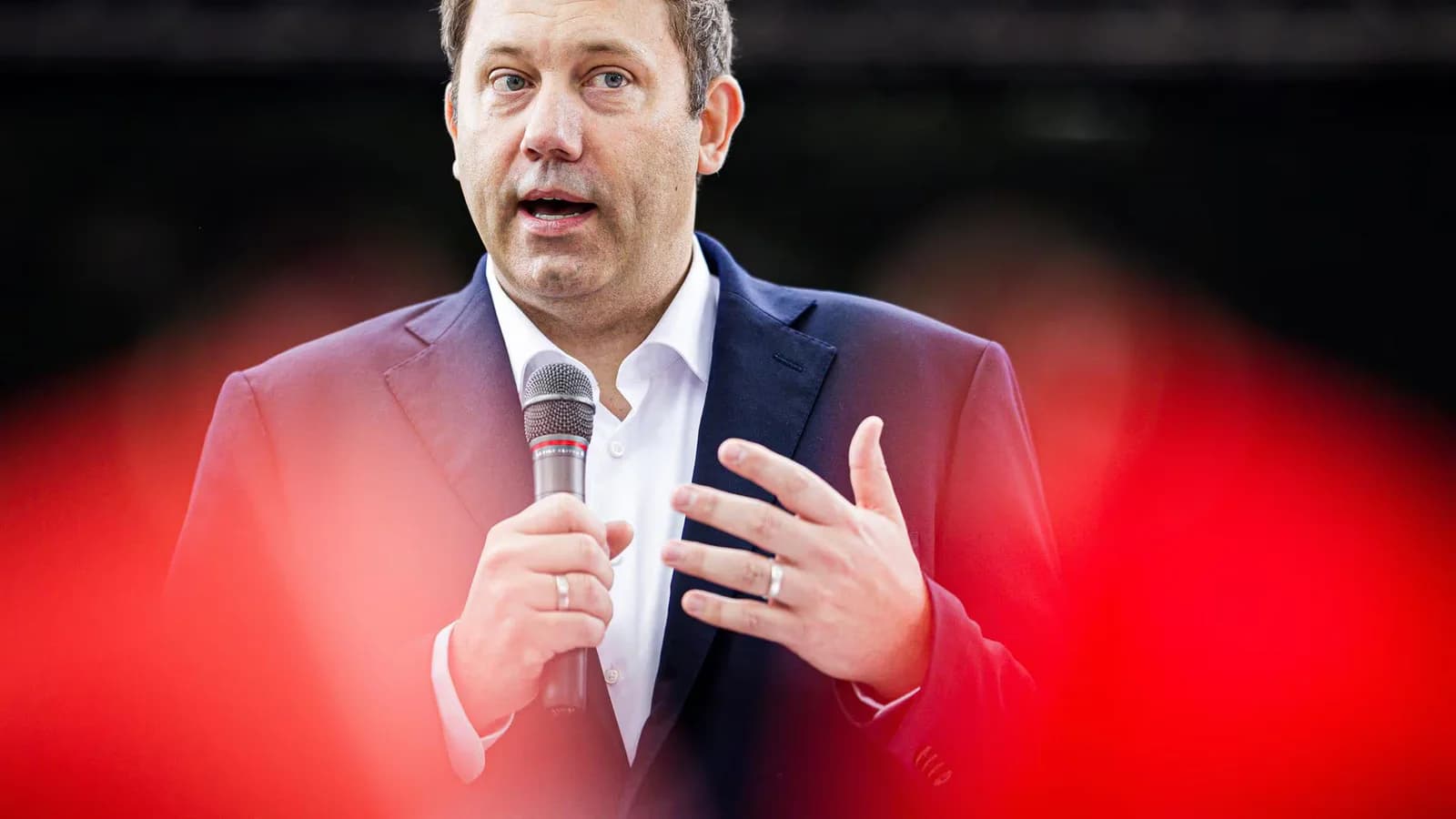 Klingbeil pide revisar la estrategia del SPD tras el avance de AfD