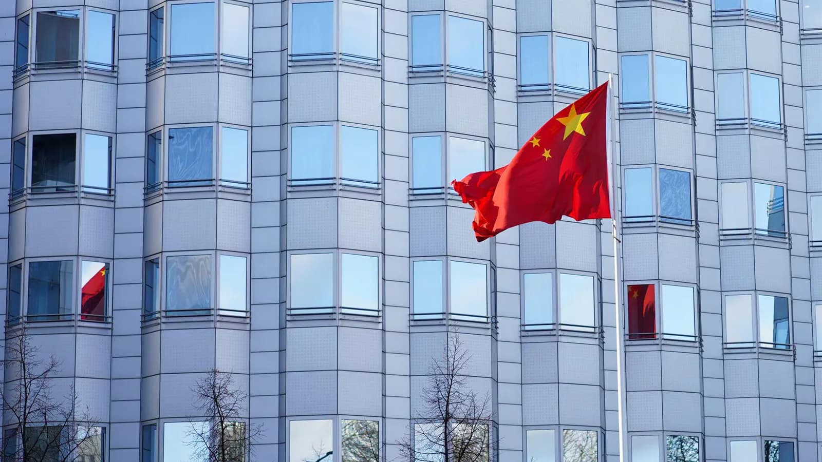 China mantiene sin cambios las tasas de referencia por decimoséptimo mes consecutivo