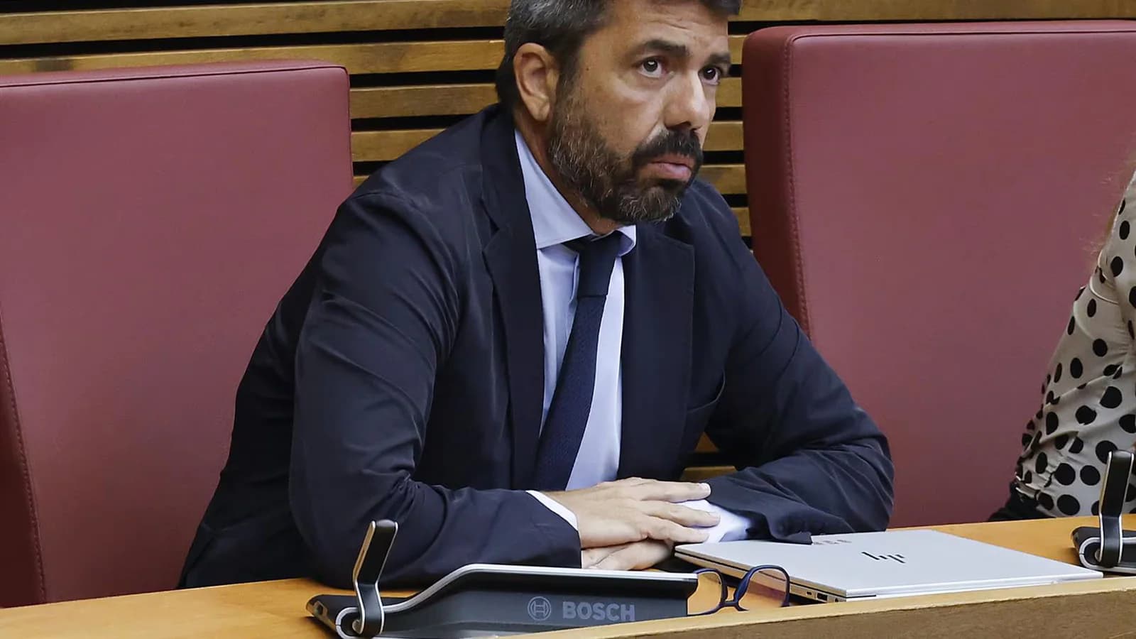 Mazón sostiene ante el Congreso que un auto judicial descartó su responsabilidad penal