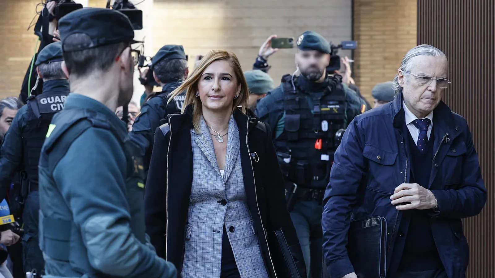 Pradas pide a la Audiencia las comunicaciones de Bernabé durante la dana