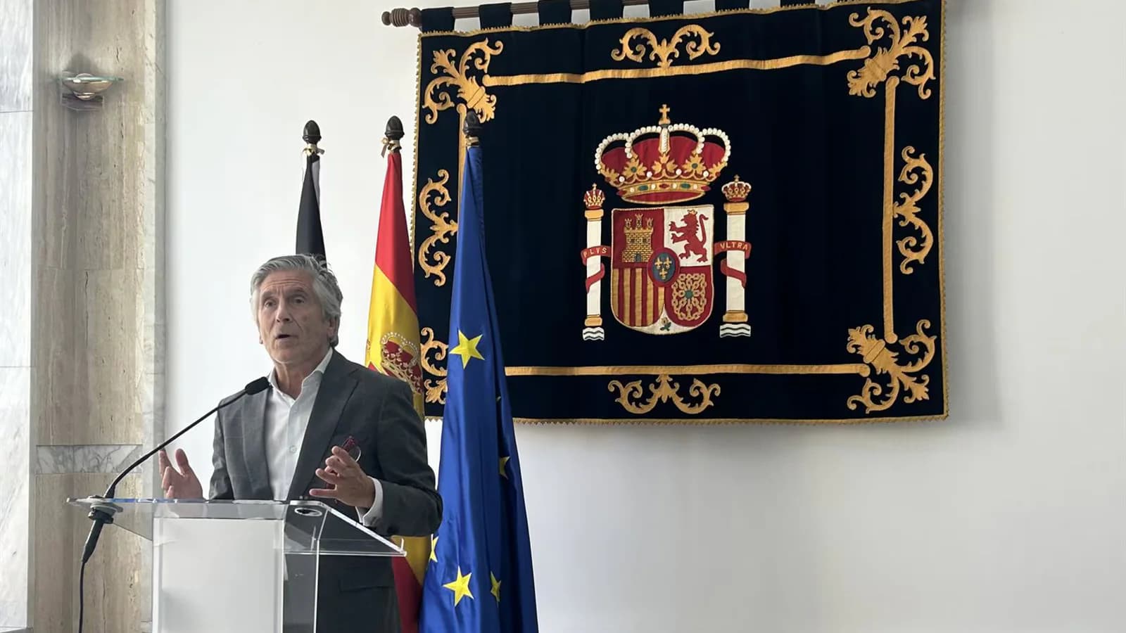 Marlaska reclama a Ceuta cooperación para abordar la situación de los menores