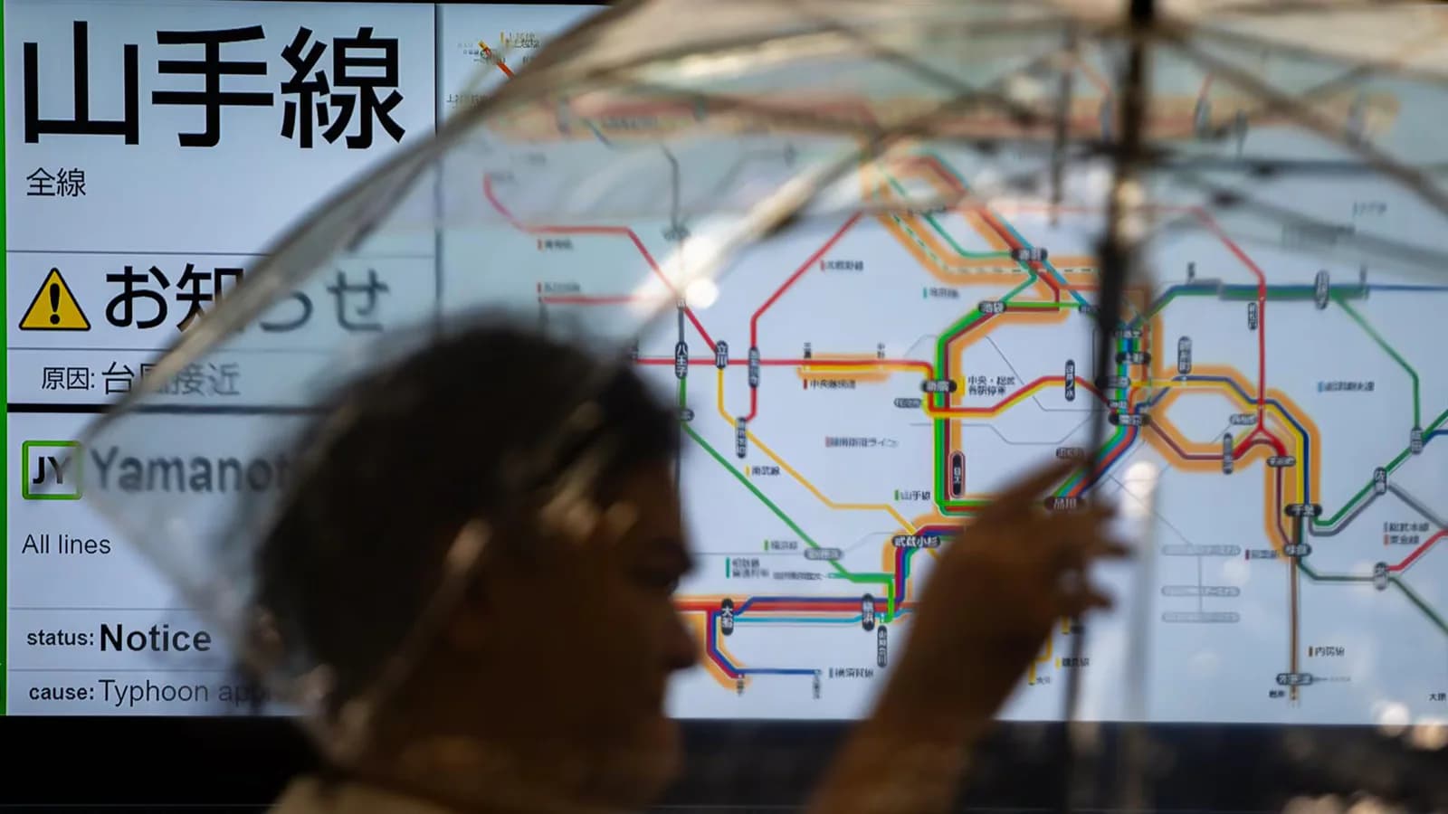 Dos muertos y un desaparecido por el tifón Dujuan en el este de Japón