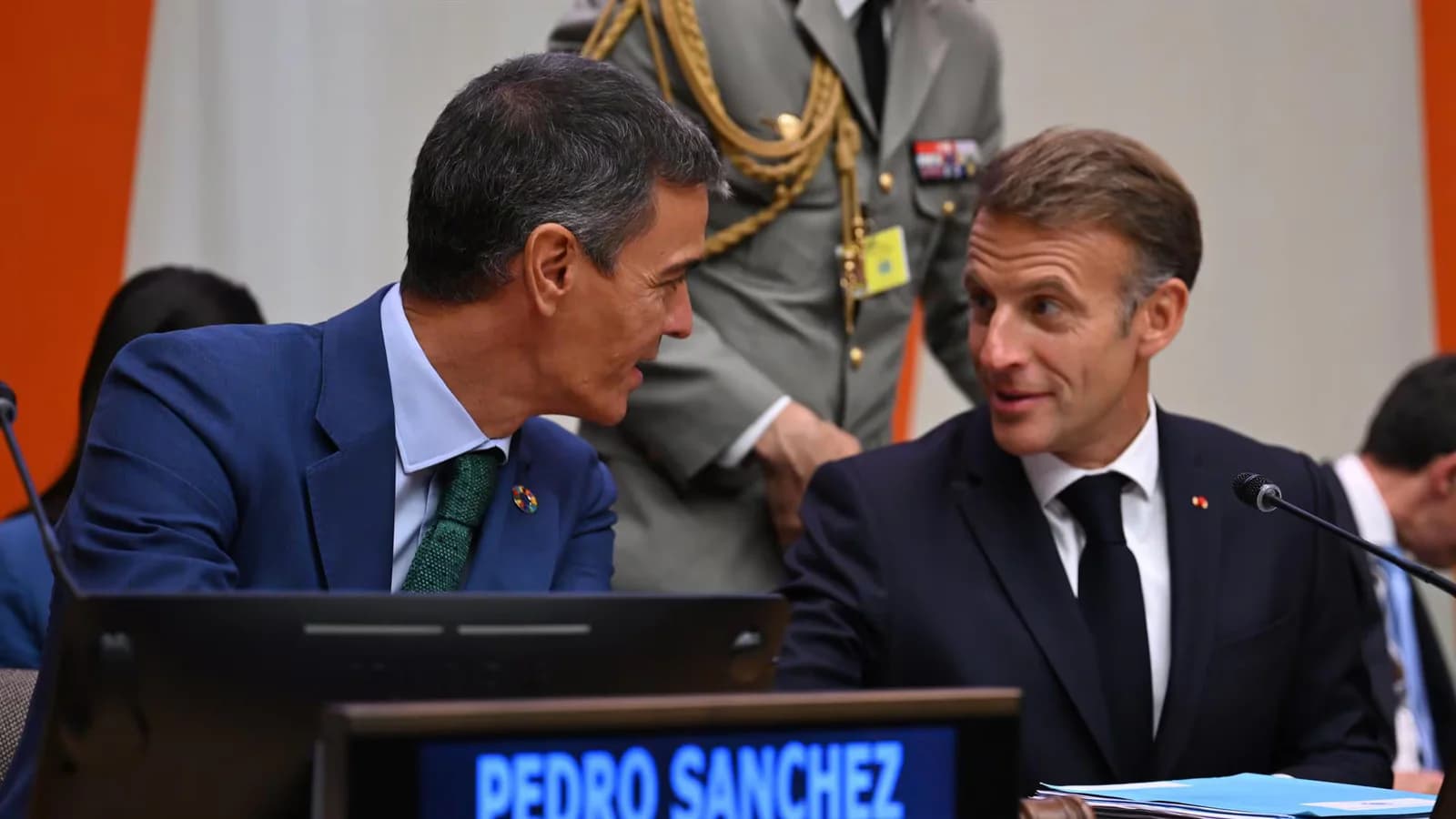 Sánchez reclama reglas para proteger a la infancia frente a los riesgos de la IA