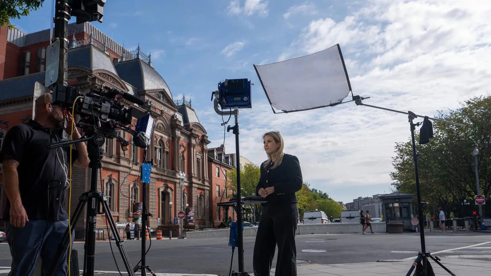 Un juez federal ordenó restituir el acceso de CNN, MSNBC y Politico a la Casa Blanca